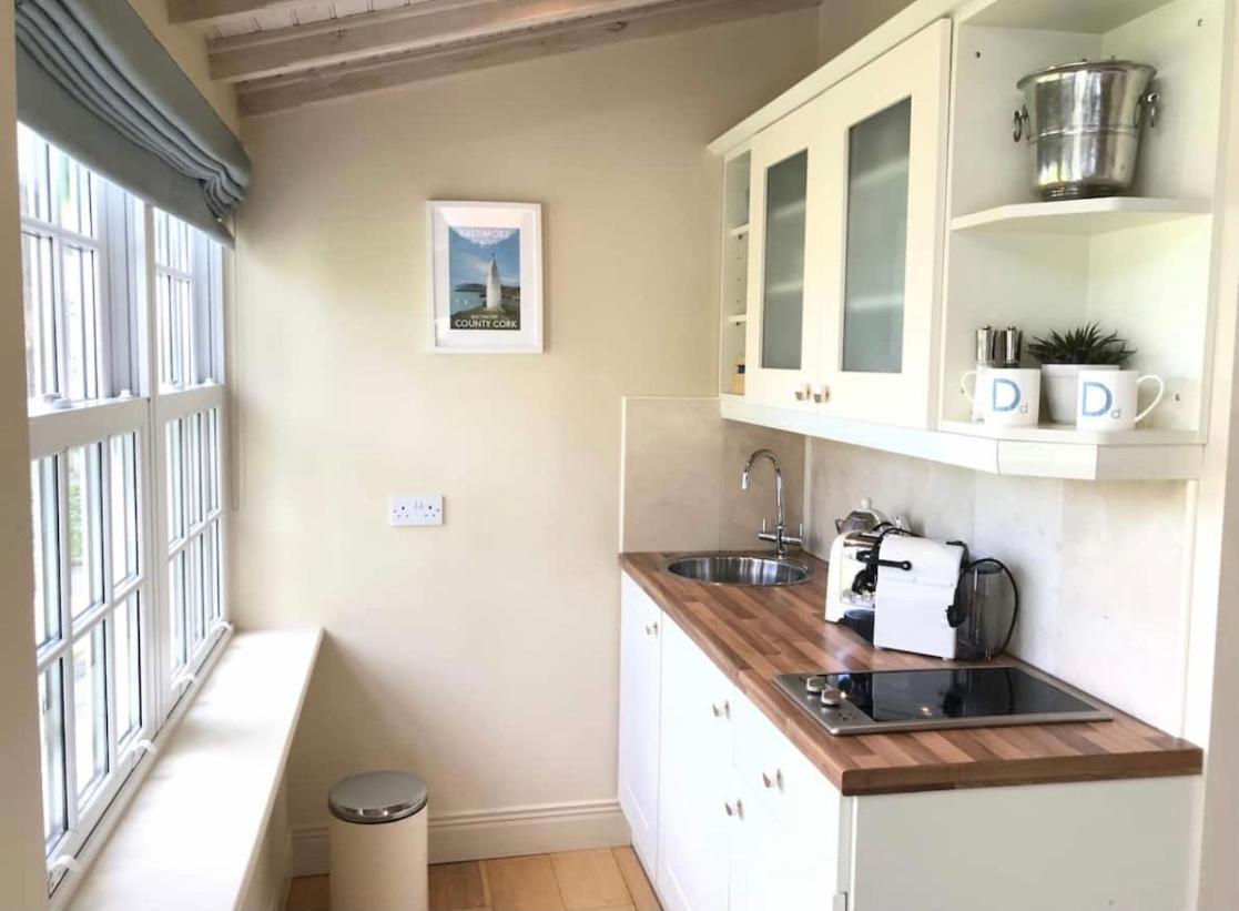 Coastal Chic Waterfront Studio Кинсэйл Экстерьер фото