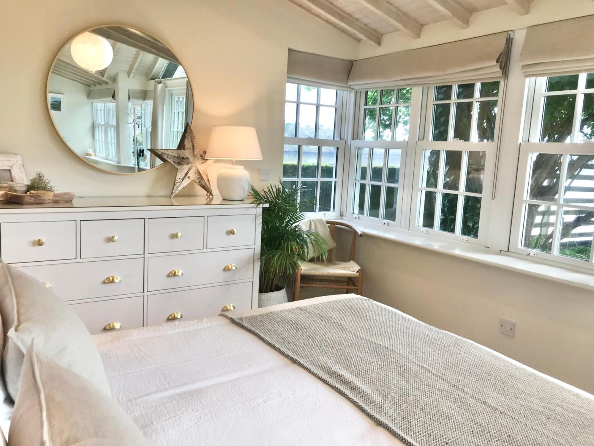 Coastal Chic Waterfront Studio Кинсэйл Экстерьер фото